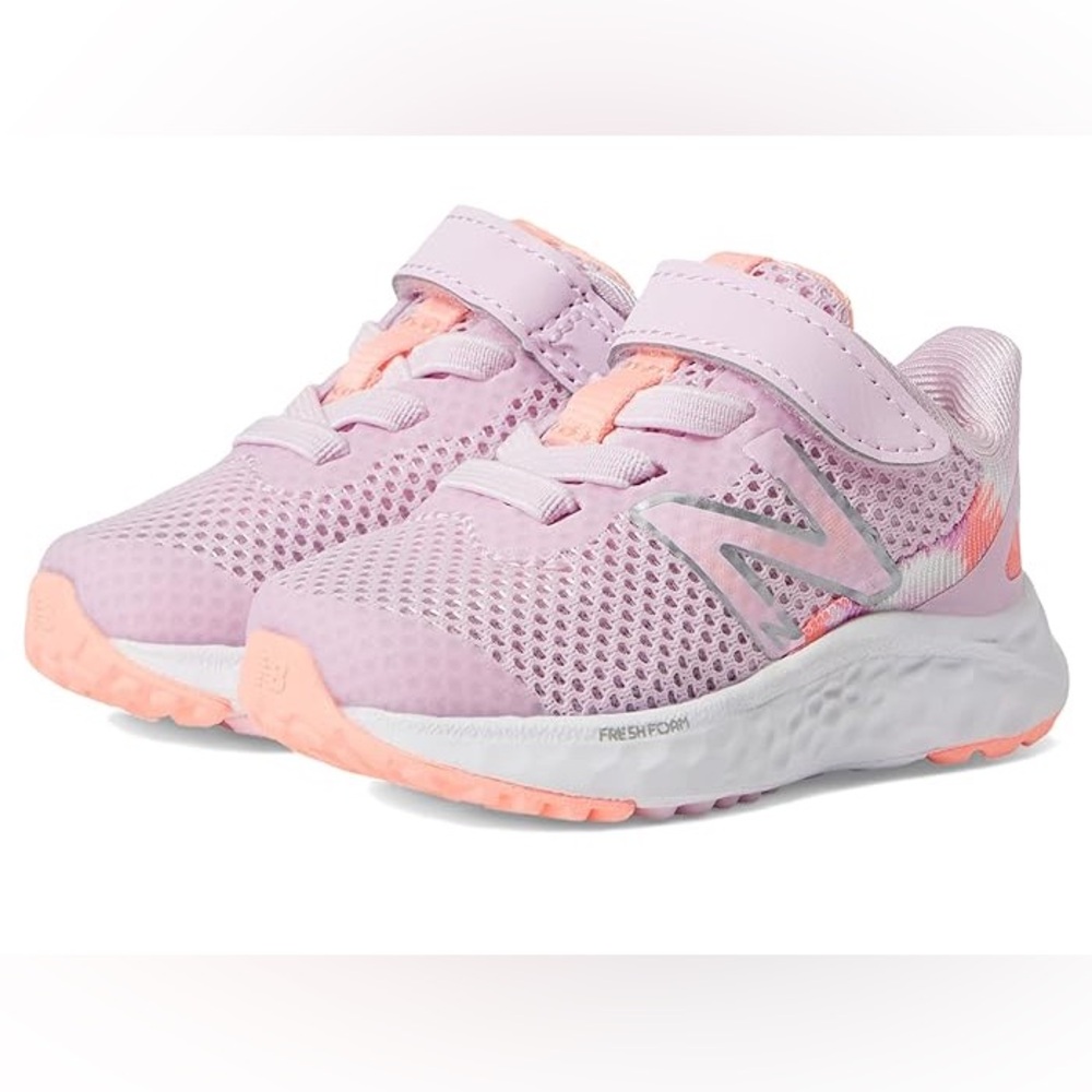 New Balance Fresh Foam Arishi v4 Bungee Lace with Hook-and-Loop Top Strap
